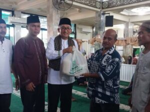 330 Warga Padang Utara Terima Paket Sembako Program Ramadan Berbagi