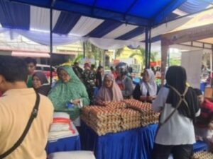 Warga Padang Antusias Sambut Operasi Pasar Jelang Ramadan