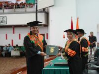 Raih Cumlaude, Bupati Dharmasraya Resmi Menyandang Gelar Magister Administrasi Publik dari Unand