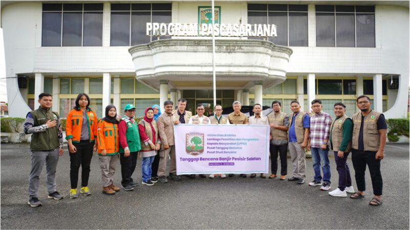 UNAND Kirim Tim Tanggap Bencana Bantu Korban Banjir dan Longsor Pesisir Selatan