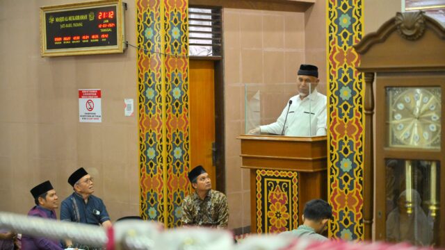 Mahyeldi Instruksikan ASN Salat Ghaib Doakan Korban Bencana Sumbar