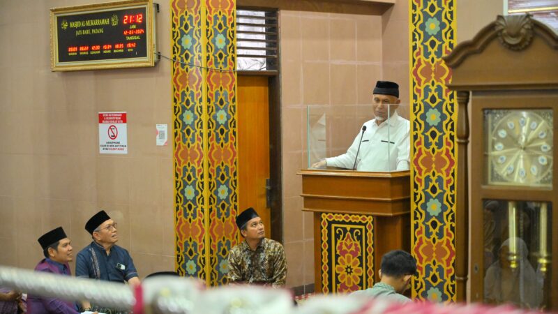 Awal Ramadan, Gubernur Sumbar Beri Tausiah di Masjid Al Mukarramah