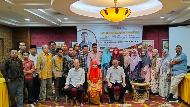 Fakultas Adab dan Humaniora UIN Imam Bonjol Padang menggelar Workshop Academic Writing dalam rangka peningkatan kompetensi dosen dalam dunia