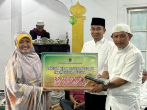 Tim Safari Ramadhan Provinsi Sumatra Barat dipimpin Rektor UIN Imam Bonjol Padang, Martin Kustati melakukan kunjungan ke Masjid Al Muhajirin
