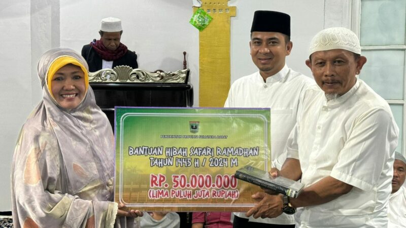 Tim Safari Ramadhan Provinsi Sumatra Barat dipimpin Rektor UIN Imam Bonjol Padang, Martin Kustati melakukan kunjungan ke Masjid Al Muhajirin