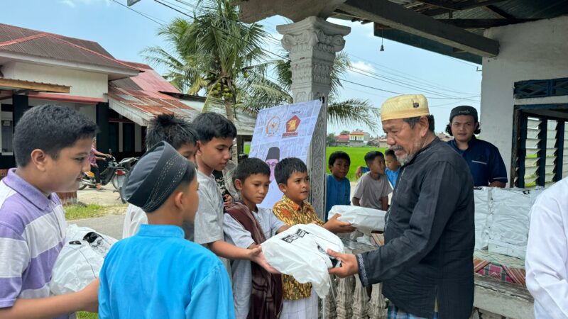 Anggota DPR RI Andre Rosiade melalui timnya kembali menggelar Jumat berkah. Kalini Jumat berkah dilaksanakan di Masjid Al Muhsinin,