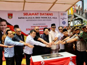 Menteri BUMN Erick Thohir meresmikan Stasiun Lambuang di bekas Stasiun Kereta Api Bukittinggi. Stasiun Lambuang ini akan menjadi pusat