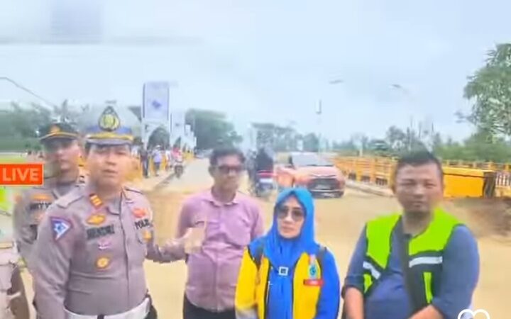 Akses menuju Bandara Internasional Minangkabau (BIM) melalui jembatan kembar, dekat flyover, sudah bisa dilewati kendaraan.