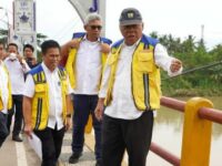 Menteri PUPR, Basuki Hadimuljono mengatakan, pembersihan dan perbaikan konektivitas Jalan Raya Padang-Painan di Kabupaten Pesisir Selatan yang sempat lumpuh akibat banjir
