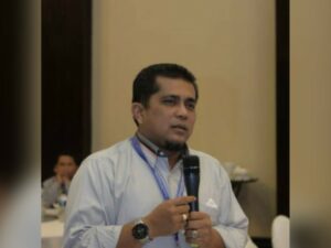 Djangan sekali-kali meninggalkan sedjarah! Bangsa yang besar adalah bangsa yang menghargai sedjarahnya sendiri. Dari sedjarah