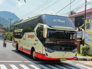 Tiket bus jurusan Jakarta-Padang pada sepekan jelang Lebaran 1445 H, nyaris ludes. Dari tanggal 3-9 April 2024, tiket bus yang masih tersedia