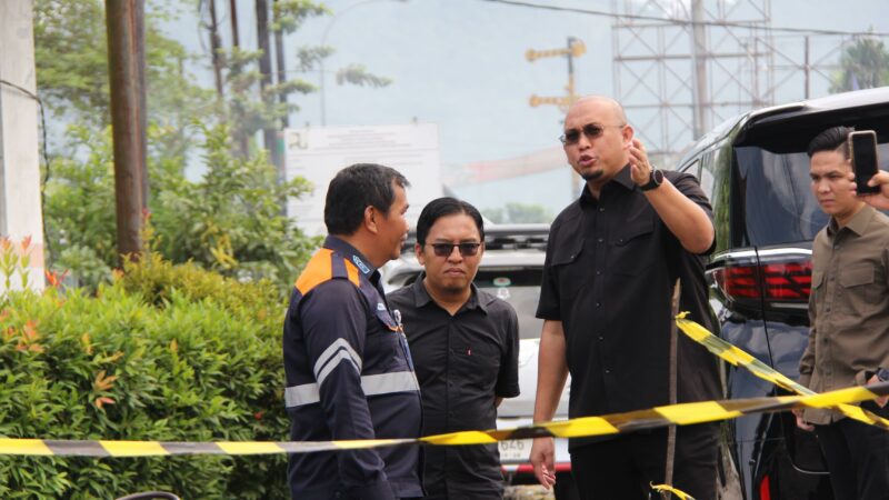 Anggota DPR RI asal Sumatra Barat (Sumbar) Andre Rosiade kembali meninjau perlintasan kereta api (KA) di Kasang, Batang Anai, Padang Pariaman