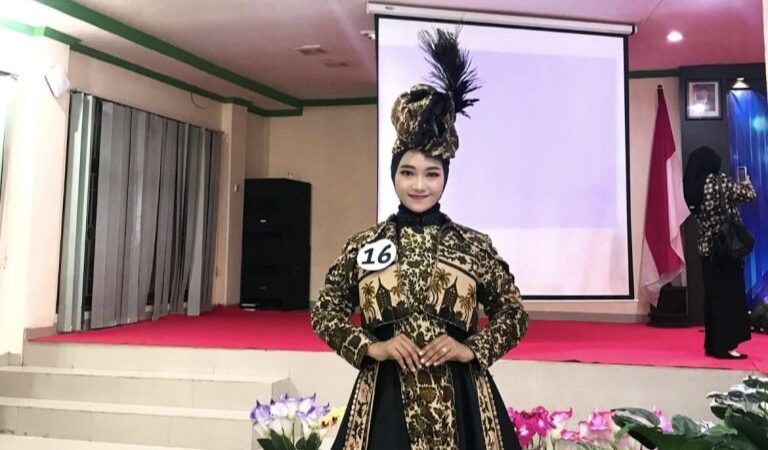 UIN Imam Bonjol Padang berhasil memperoleh penghargaan Best Costume dalam Ajang International Olympiad on Islamic Economics and Business