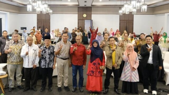 LPM UIN Imam Bonjol Padang gelar workshop pengisian instrumen akreditasi dengan yang tema “Transformasi Menuju Perguruan Tinggi Bereputasi”.