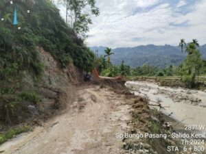 Sejumlah Titik Jalan Terputus Akibat Banjir di Pesisir Selatan Sudah Bisa Dilalui