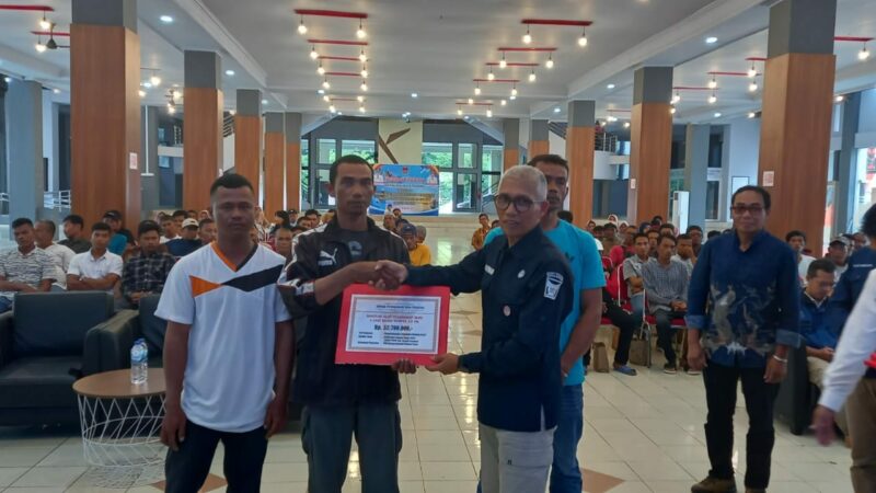 Kepala Dinas Perikanan dan Pangan Kota Padang Alfiadi, membuka kegiatan Bulan Cinta Laut 2024 serta Sosialisasi Program Pemberdayaan Nelayan