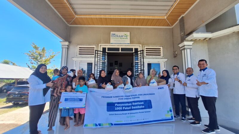 PNM Salurkan 2.000 Paket Sembako untuk Korban Banjir di Pesisir Selatan