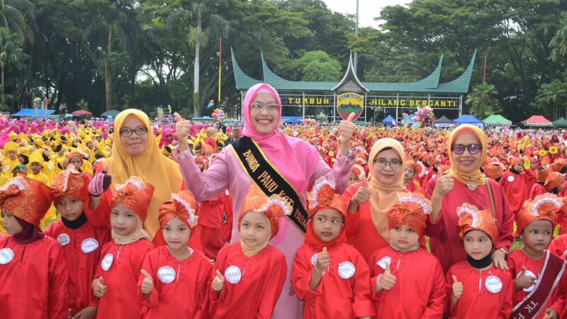 Ribuan Anak TK Tari Massal, Bunda PAUD Kota Padang Beri Apresiasi