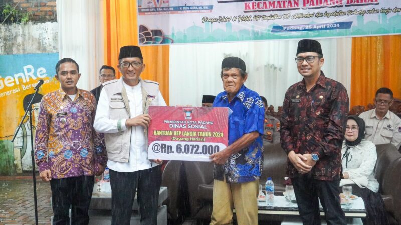 Wako Hendri Septa Bagikan Bantuan Usaha Produktif untuk 22 Warga Padang Barat