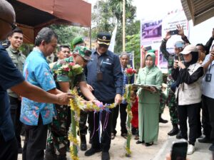 Warga Sumpur Kudus Sijunjung Terima Rumah Bantuan Program TMMD dari Semen Padang