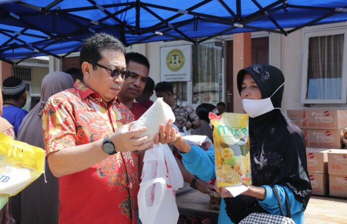 Dinas Koperasi dan UKM Payakumbuh menggelar pasar murah, Kamis (14/4/2024). Kegiatan ini dilaksanakan di halaman Dinas Koperasi dan UKM Kota Payakumbuh.