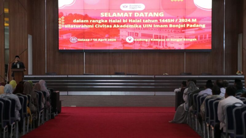 Universitas Islam Negeri (UIN) Imam Bonjol Padang menggelar halal bi halal usai cuti bersama Idul Fitri 1445 H di Gedung J kampus III UIN IB,