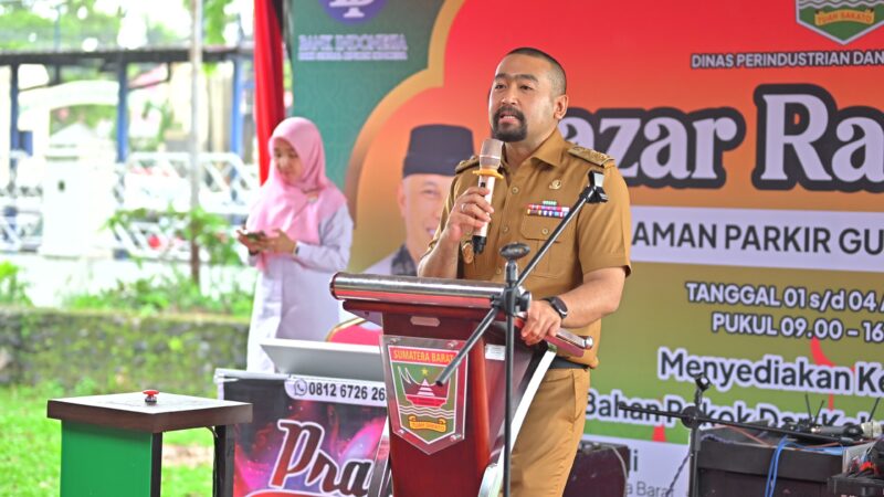 Wagub Audy Ajak Warga Dapatkan Pangan Murah di Bazar Ramadan Kantor Gubernur