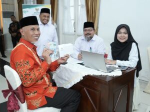 Gubernur Mahyeldi: Zakat dan Infak Solusi untuk Berbagai Persoalan Umat