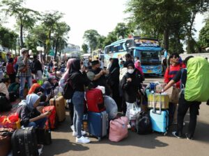 Sebanyak 150 bus Pulang Basamo untuk gelombang kedua resmi dilepas, Kamis (4/4/2024). Ratusan bus mudik bareng yang digagas Presiden
