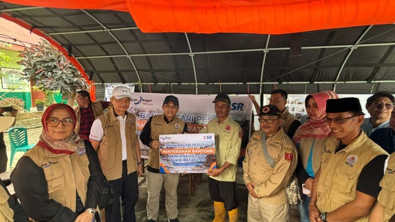 Bank Nagari Salurkan Bantuan untuk Korban Banjir Lahar Dingin Bukit Batabuah