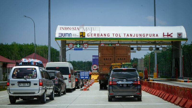 H-1 Lebaran, HK Catat 415.451 Kendaraan Lintasi Tol Trans Sumatra