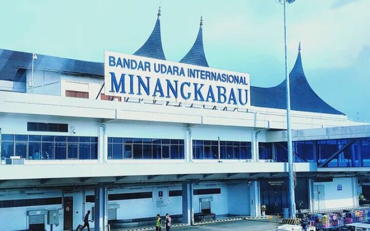 BPS mencapat kunjungan wisatawan mancanegara (wisman) ke Sumatra Barat (Sumbar) melalui pintu masuk BIM adalah sebanyak 6.611 kunjungan.