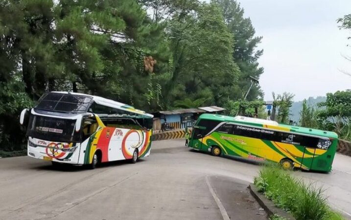Tiket bus jurusan Padang-Jakarta mulai habis terjual untuk tanggal keberangkatan 13-15 April 2024. Dari tanggal tersebut, tiket bus