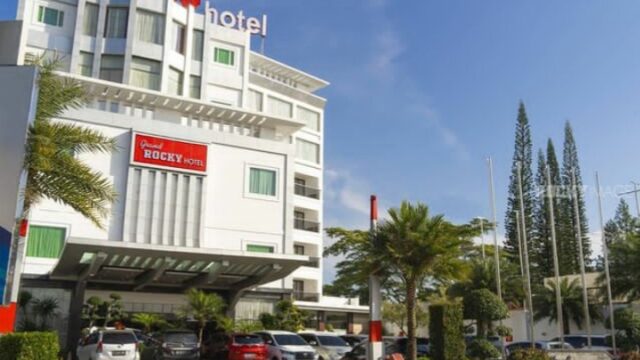 Selama libur Lebaran 2024, tingkat hunian hotel dan penginapan di Kota Bukittinggi, Sumatra Barat (Sumbar), mengalami kenaikan 100 persen