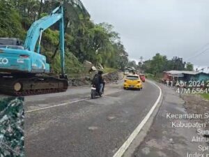 Dinas Pengelolaan Sumber Daya Air Bina Konstruksi (PSDABK) Sumbar berhasil membenahi aliran sungai Lubuk Hantu di Nagari Aia Angek, Kecamatan