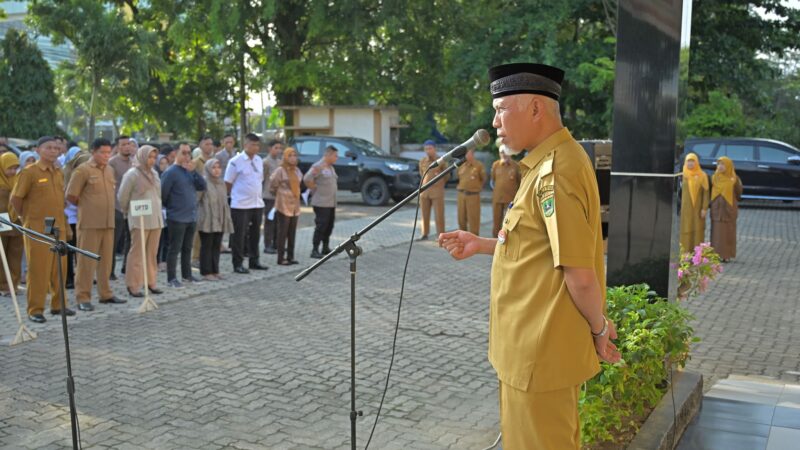 Gubernur Sumbar, Mahyeldi Ansharullah melakukan inspeksi mendadak (sidak) ke sejumlah OPD Pemprov Sumatra Barat usai libur Lebaran 1445