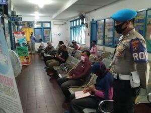 ascalebaran 2024, terjadi lonjakan permohonan pembuatan Surat Izin Mengemudi (SIM) di Kota Padang. Kenaikan permohonan pembuatan SIM usai libur Lebaran 2024 ini mencapai 75 persen.