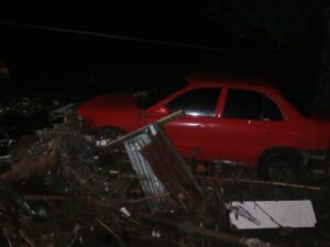 Banjir Bandang Sebabkan Jalur Padang-Padang Panjang Lumpuh Total