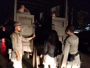 Nongkrong Hingga Larut Malam, Pol PP Padang Amankan 7 Wanita