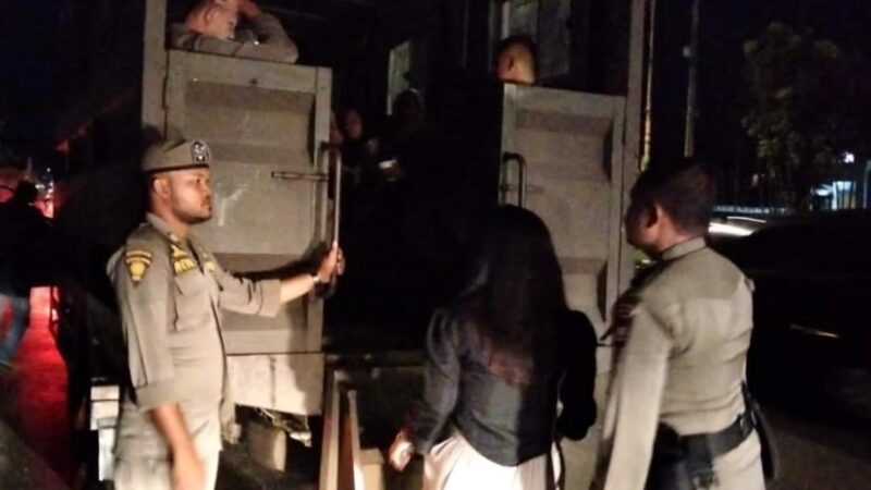 Nongkrong Hingga Larut Malam, Pol PP Padang Amankan 7 Wanita