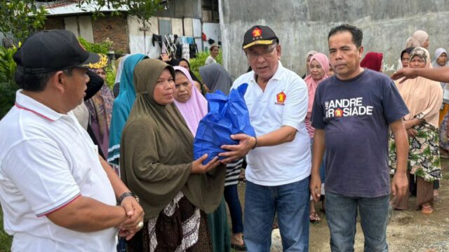 Andre Rosiade: Partai Gerindra Sumbar Bantu Korban Banjir Bandang Sijunjung 500 Paket Sembako