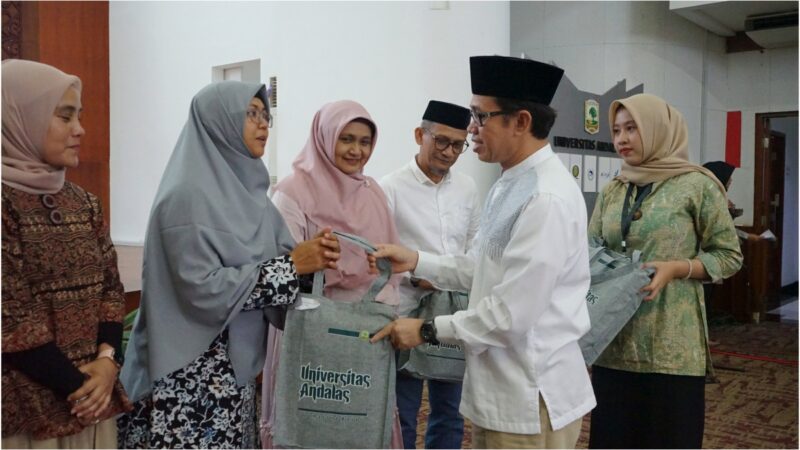 Rektor UNAND Lepas Keberangkatan 47 JCH Menuju Tanah Suci