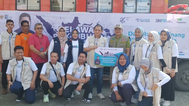 PT Pegadaian Bersama Relawan Bakti BUMN Salurkan Bantuan untuk Korban Bencana Sumbar