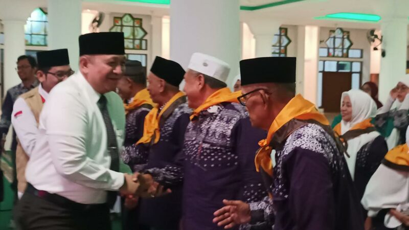 Lepas CJH Kloter 8, Pj Wako Andree Algamar Titip Doakan Kota Padang