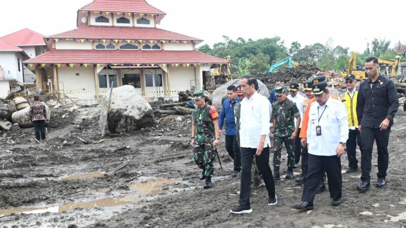 Presiden Joko Widodo menilai penanganan bencana di Sumatra Barat, yaitu di Kabupaten Agam dan Kabupaten Tanah Datar, sudah berjalan