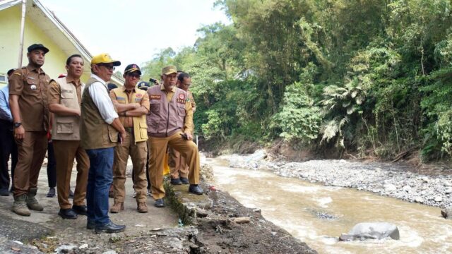 Pemko Padang Panjang mengajukan perbaikan jalan Lubuk Mata Kucing dan jembatan di Tanjung pascabanjir bandang ke BNPB.