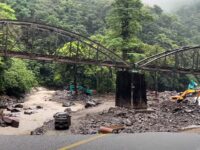 Cek Fakta: Jalan Lembah Anai yang Putus Sudah Bisa Dilewati, Benarkah?