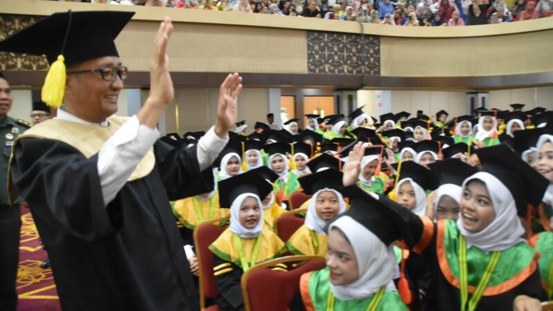 1.500 Siswa SD Tahfidz Al Quran se Kota Padang Diwisuda