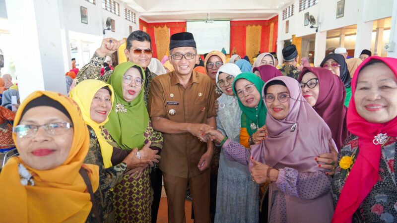Wako Hendri Septa Sampaikan Capaian Pembangunan Padang di Halal Bihalal PWRI