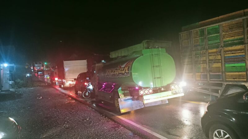 Jalan Sitinjau Lauik yang menghubungkan Padang - Solok hingga Pulau Jawa, sudah bisa dilalui sekitar pukul 20.30 WIB, Selasa (7/5/2024).